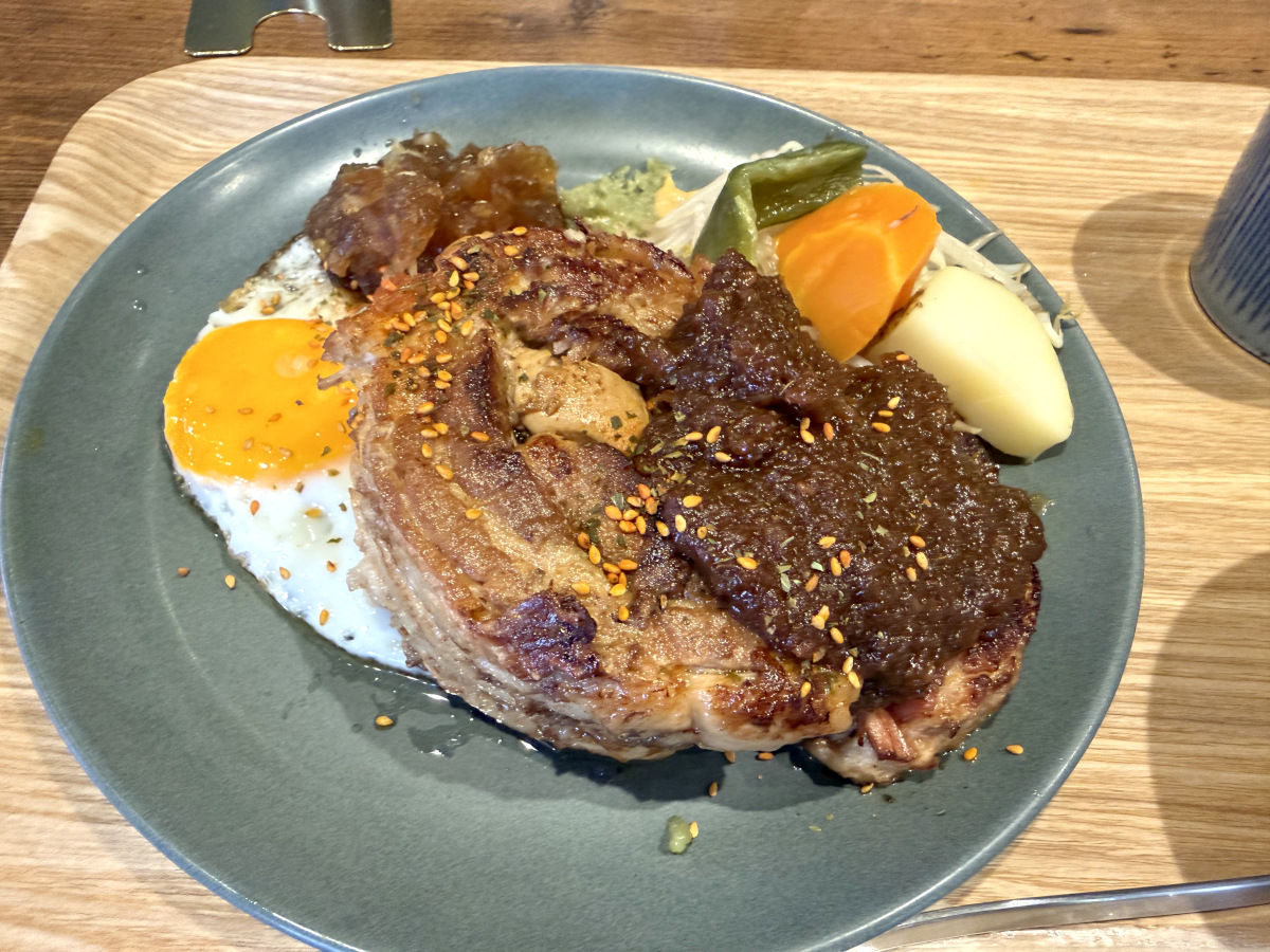 肉塊400グラム!門前仲町にオープンした「チャーシューエッグ専門店」でキングサイズを喰らってきた