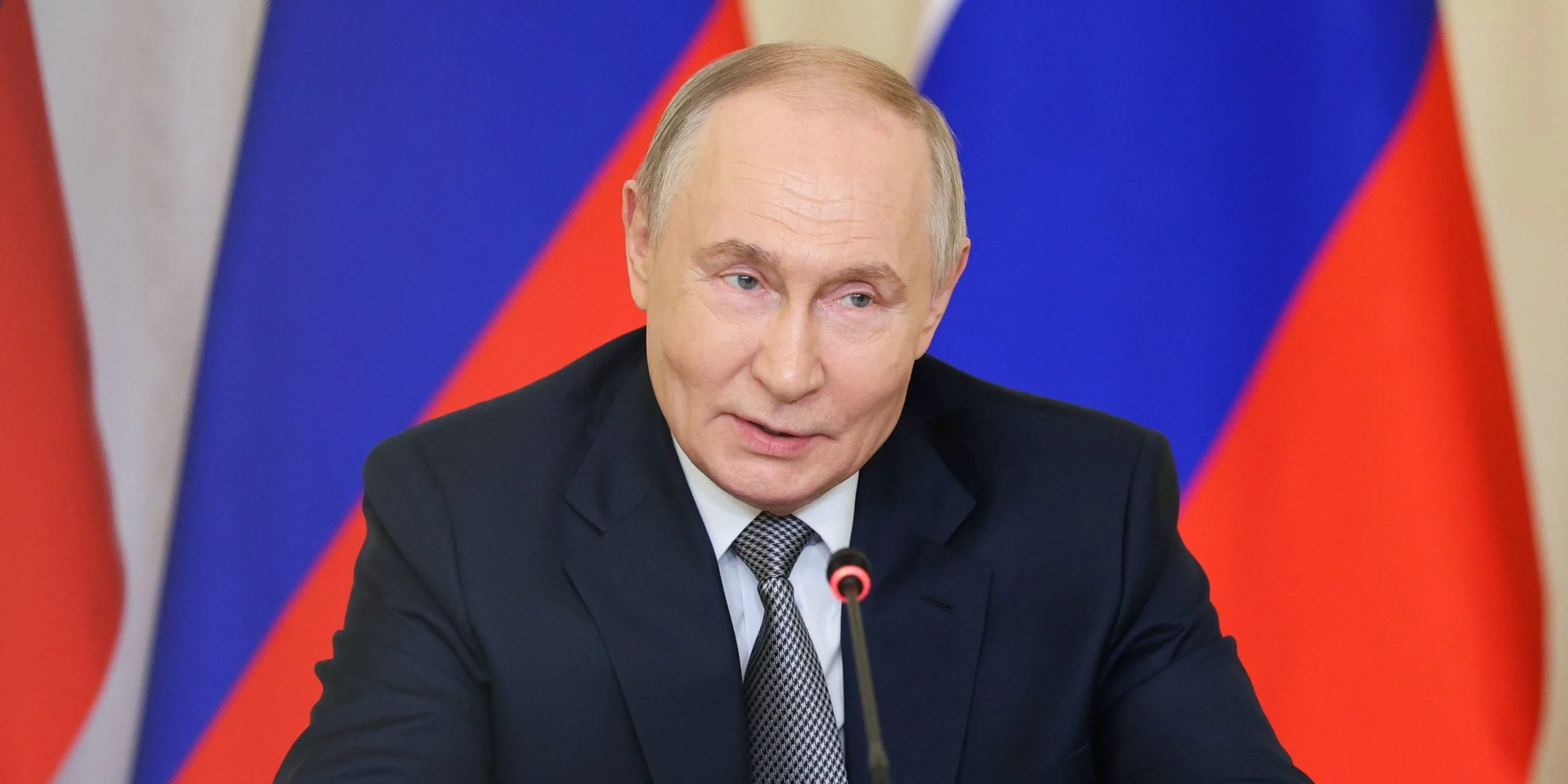 Putin body double rumors explode after strange TV appearance