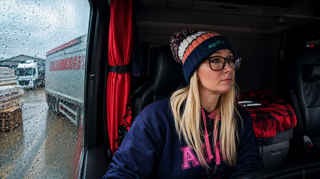 A snowy trucking day with too many problems