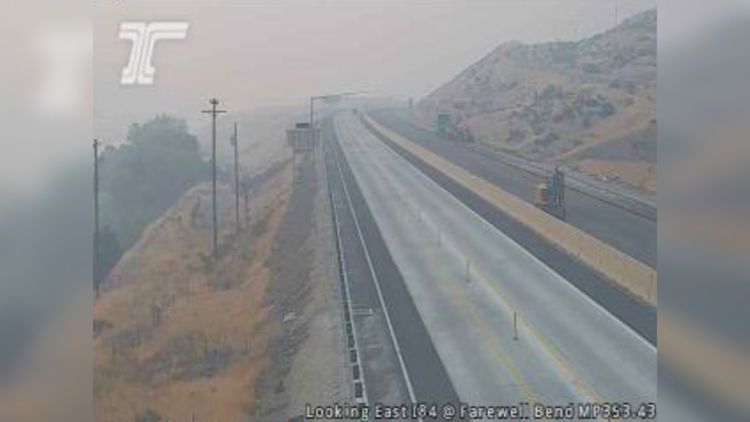 I-84 between Ontario and Baker City closed due to wildfires