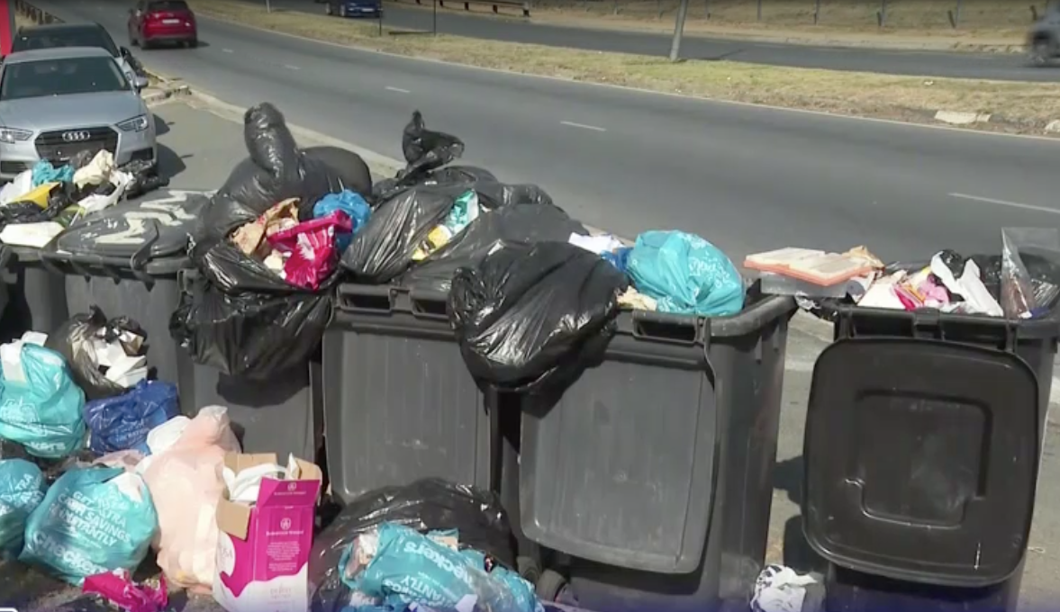 Rubbish piles up in Randburg as residents raise health and safety fears