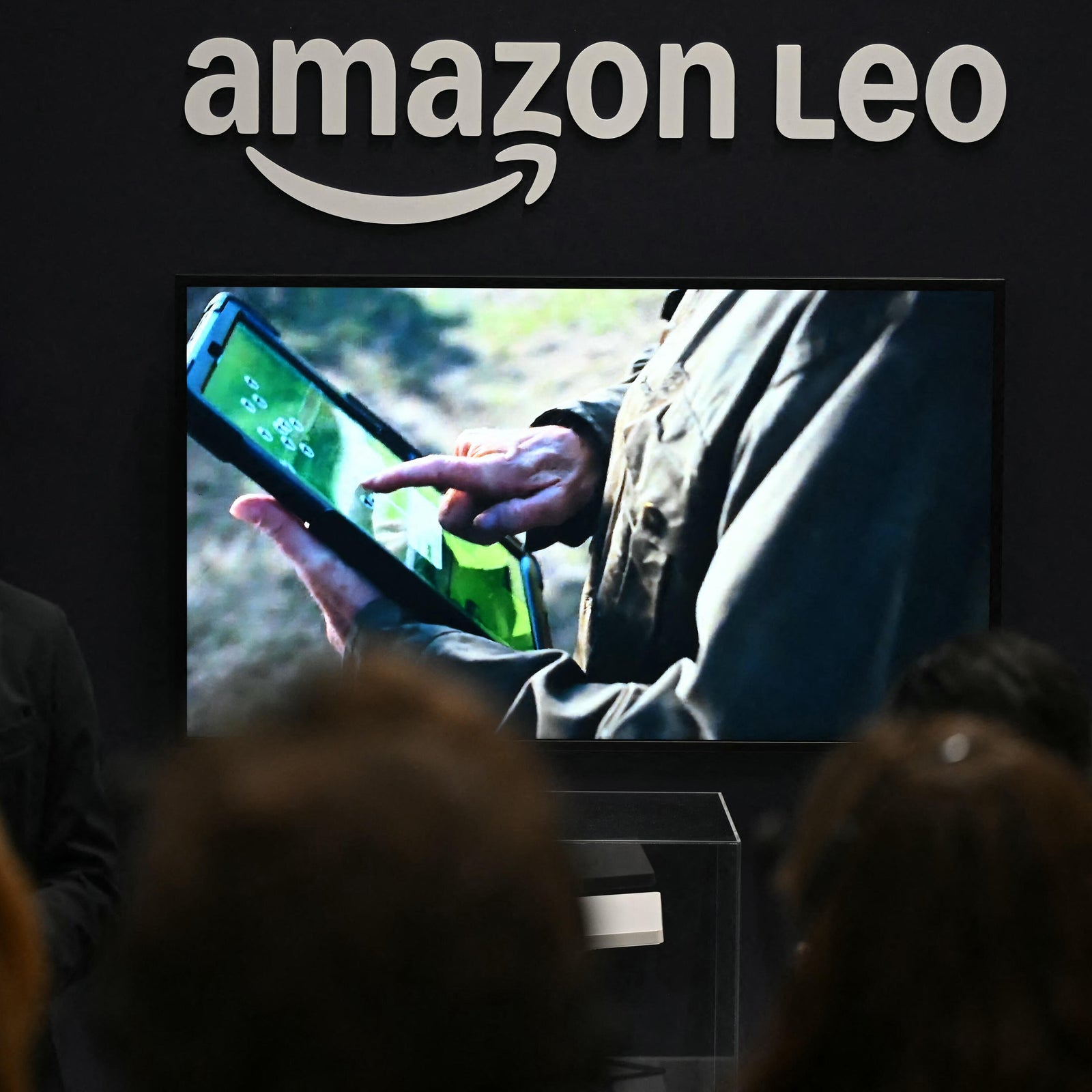 Amazon plans to deploy more than 5,000 satellites for new telecom service