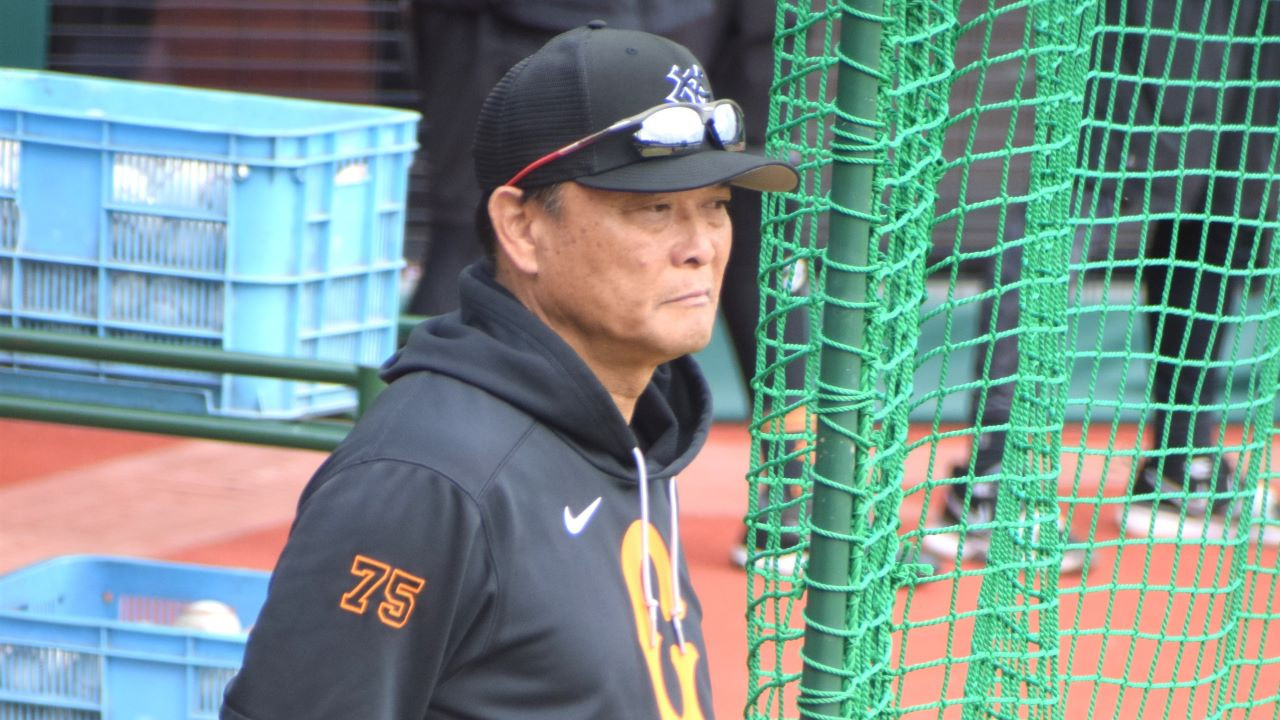 【巨人激変】阿部慎之助前監督と橋上秀樹監督代行「ベンチの違い」を元木大介がズバリ指摘した「捕手が座る場所」