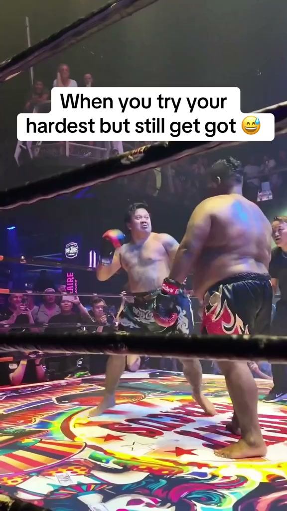 heavyweight-kick-ends-this-wild-mismatch-in-a-flash