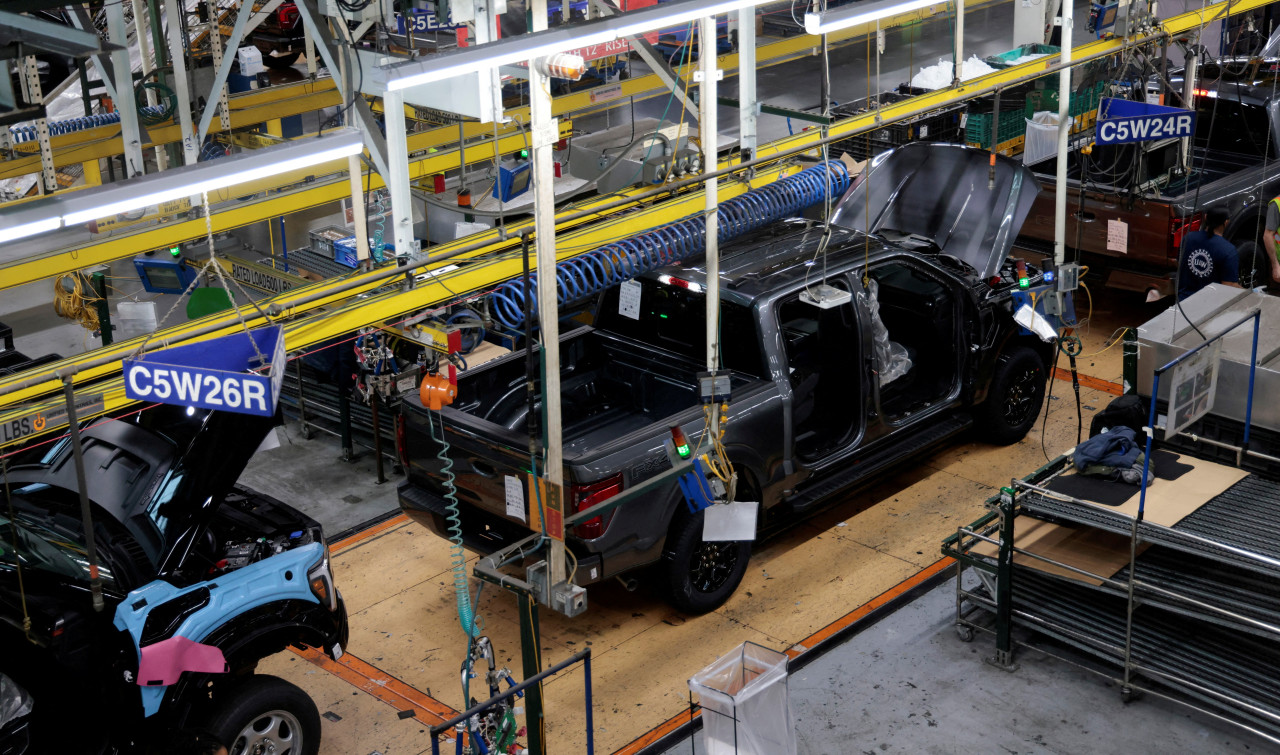Ford Motor joins race to build next US Army truck