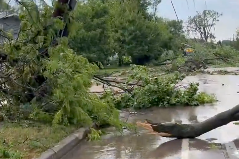 Wisconsin tornado sparks panic as terrifying images show Appleton ...