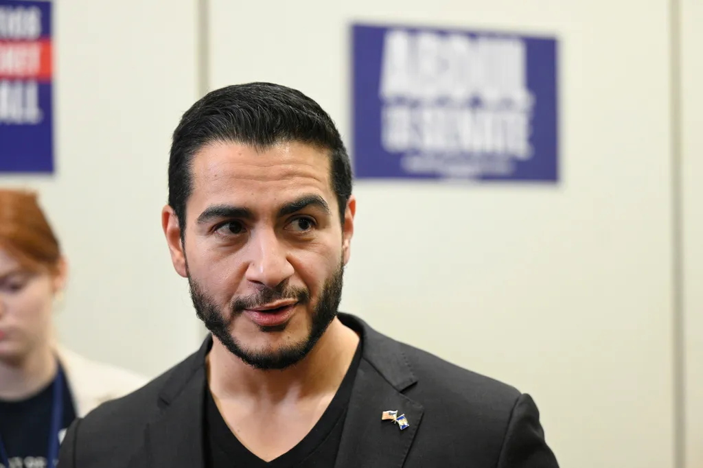 Abdul El Sayed’s 2028 ambitions cloud Michigan Senate race against ...