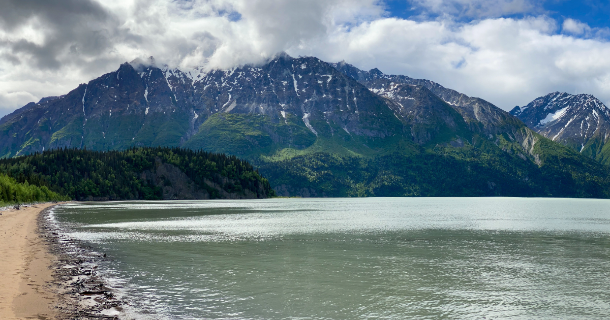 This hidden lake might be the prettiest spot in Alaska