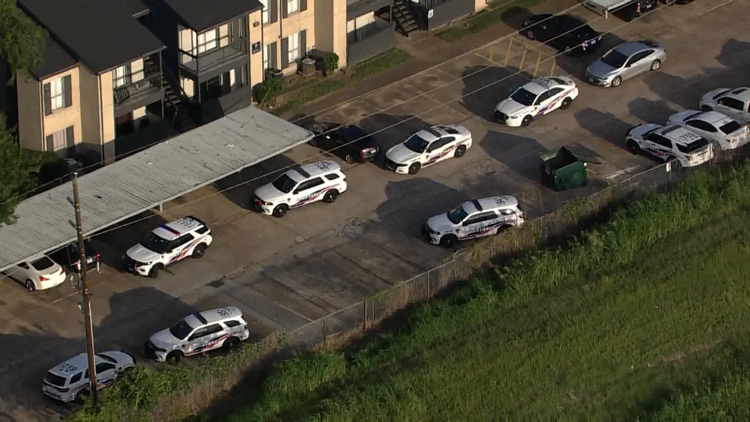 Deputies investigating deadly shooting in north Harris County