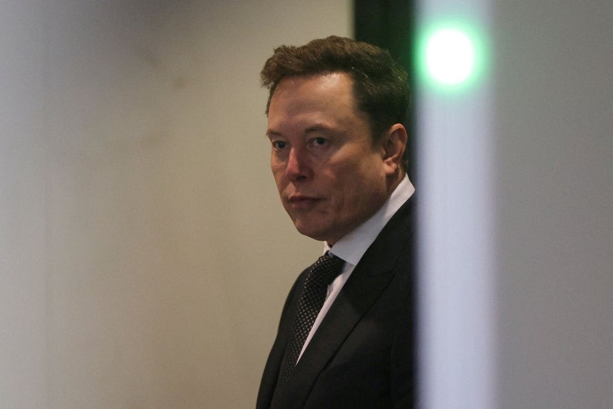 マスク氏「私は元兆万長者」…スペースX急落で資産半減