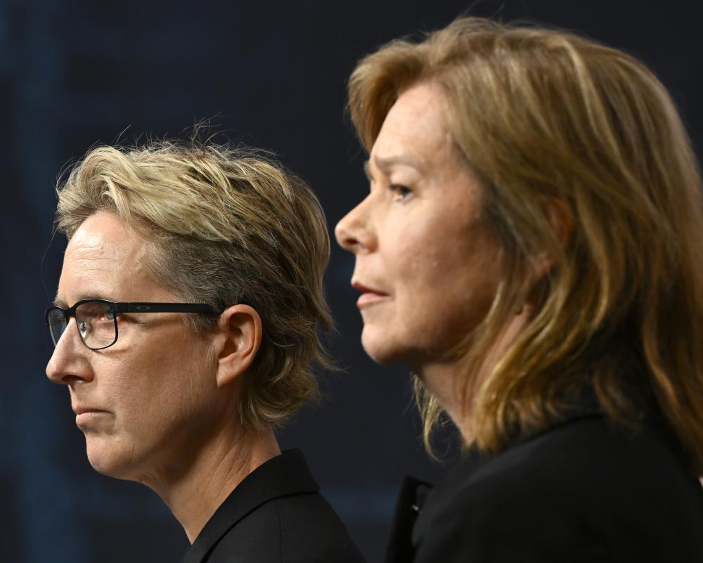 PM praises Sally McManus and Michele O'Neil as 'giants' as they resign from ACTU