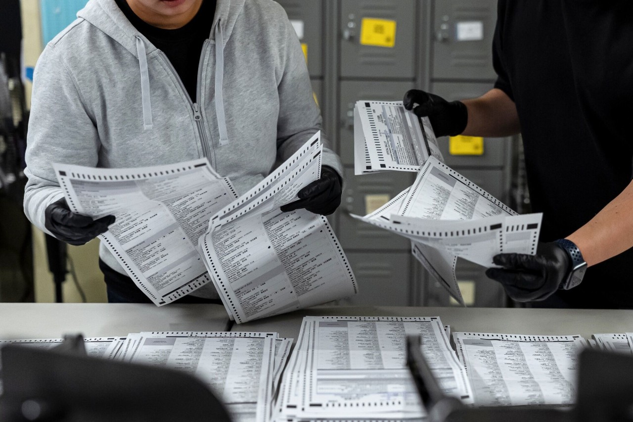 Trump administration urges Supreme Court to allow new restrictions on mail ballots