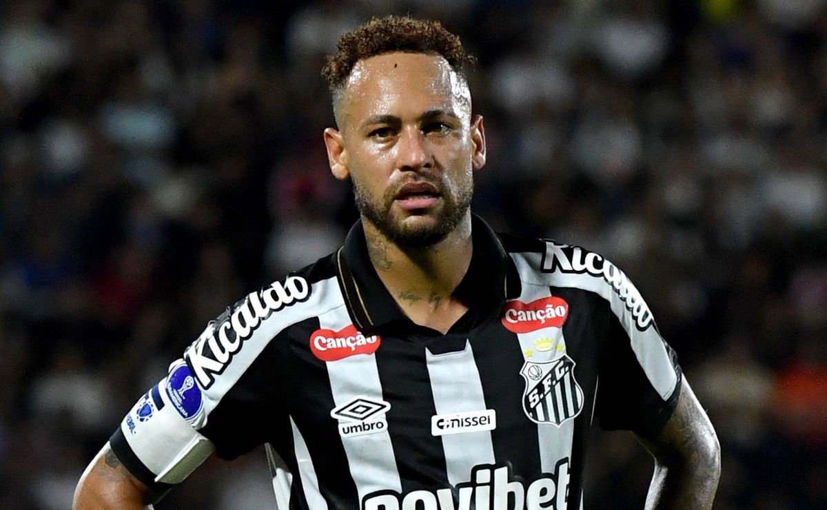 Según los informes, el futuro de Neymar en el Santos está en duda tras un enfrentamiento en el vestuario con los jóvenes Bontempo y Ananias.