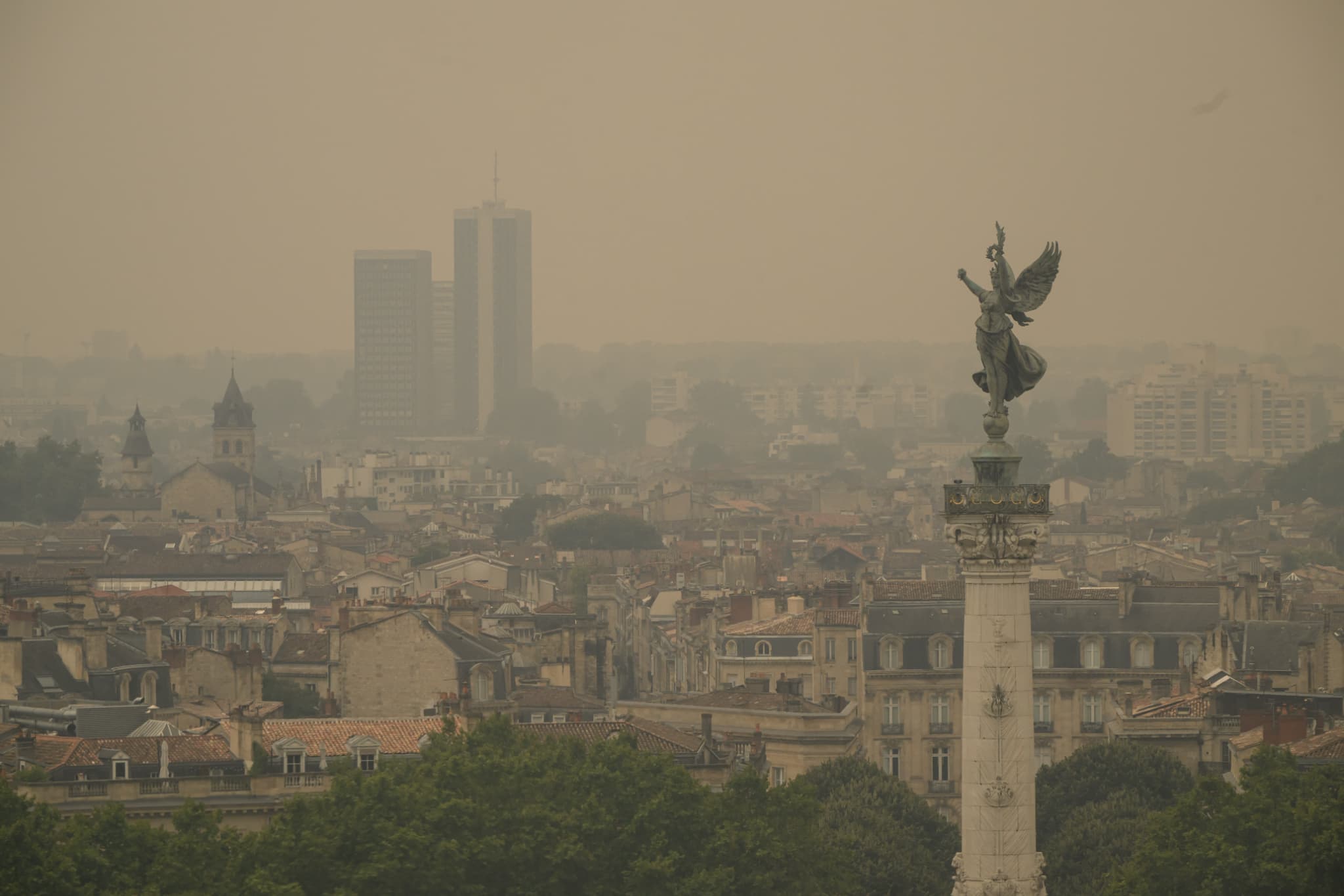 Incendie en Gironde : quels sont les risques sanitaires liés aux fumées ?
