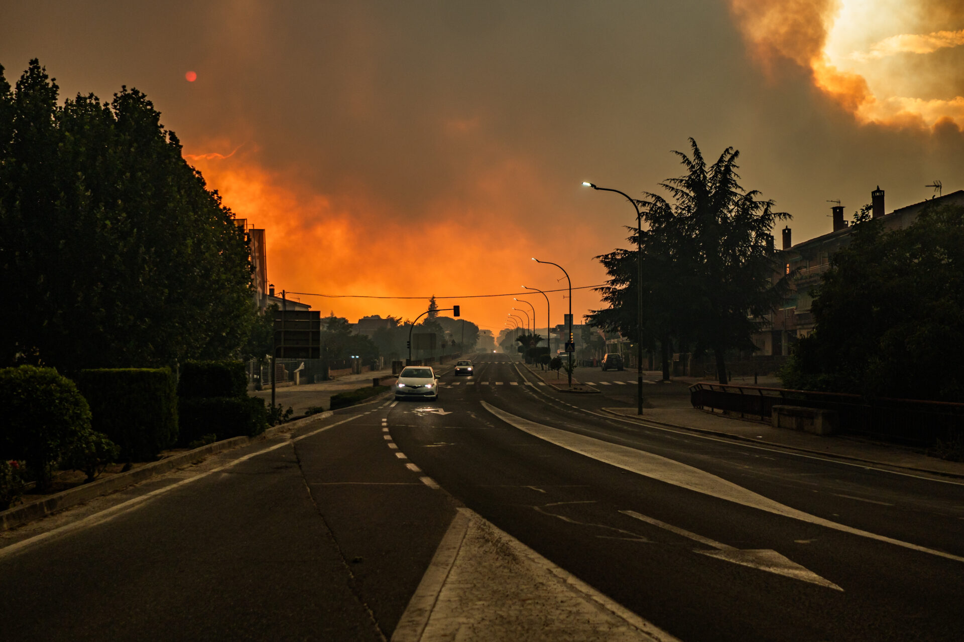 Incendios incontrolables azotan a Francia, España, Canadá e Italia