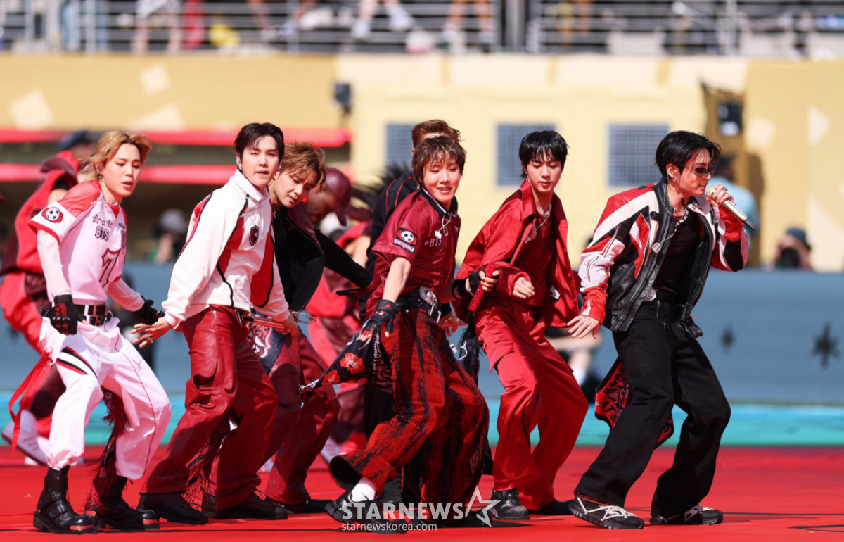 [속보] BTS 효과 제대로..하이브, 분기 매출 최초 1조원 찍었다
