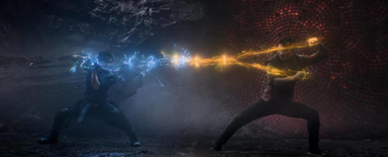 Cuplikan adegan dari film Shang-Chi and the Legend of the Ten Rings produksi Marvel Studios di layar sinema.