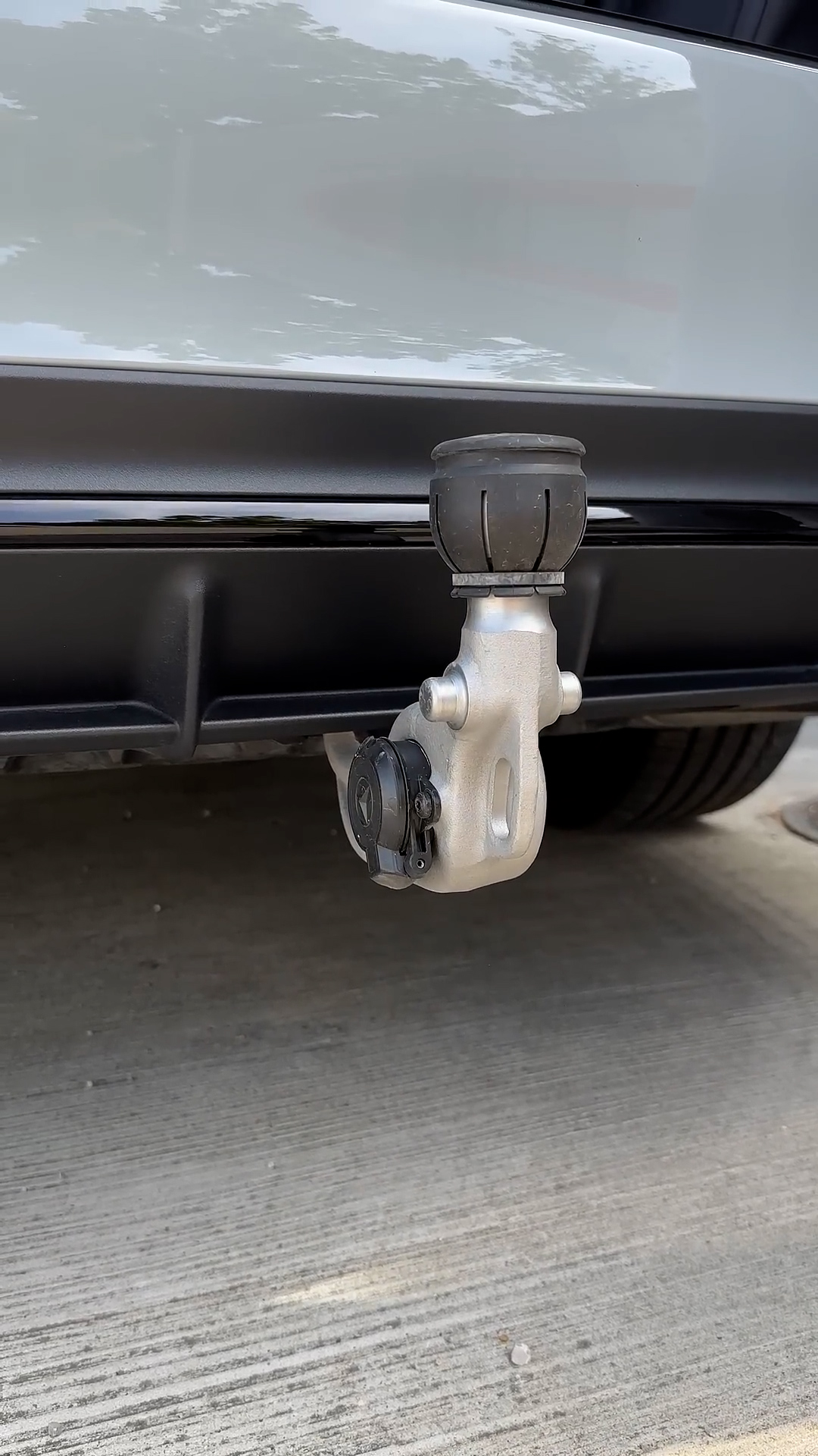 Mercedes E Class offers a practical towing solution