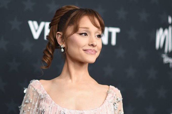 Ariana Grande đệ đơn kiện nhóm hacker đánh cắp và rao bán nhạc chưa phát hành