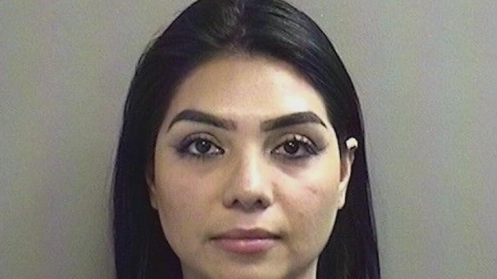 Woman charged in 2012 Arlington murder in which victim was stabbed 100 times seeks bond