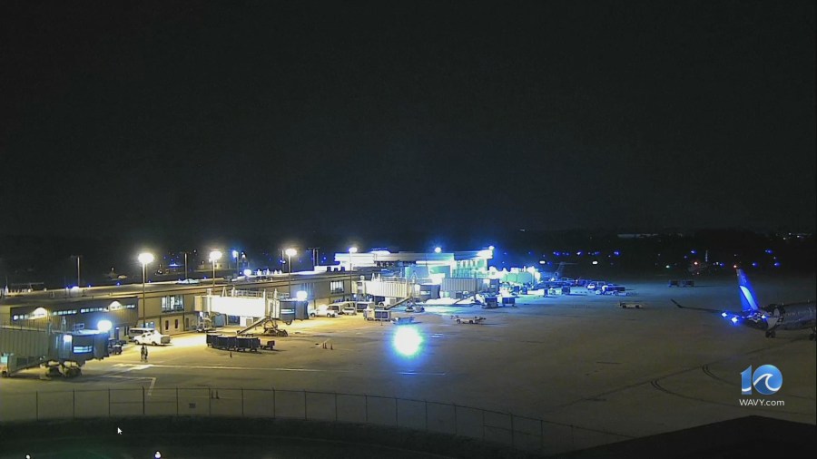 Report of smoke in cockpit diverts American Eagle flight to Norfolk International Airport