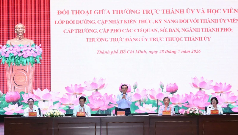 Bí thư Thành ủy TPHCM thông tin về tiếp tục sáp nhập các xã, phường