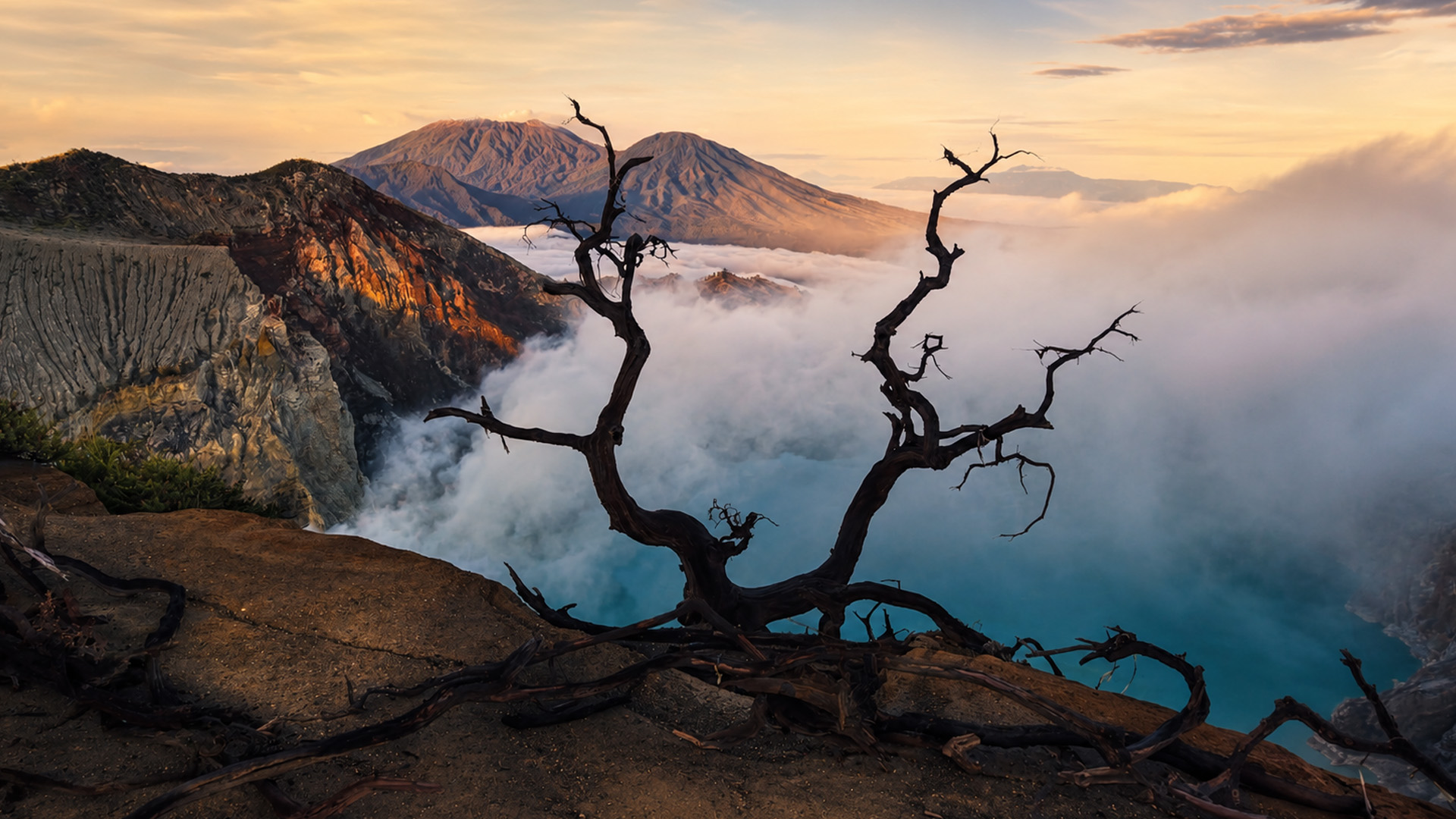 Why do people still enter this volcano?