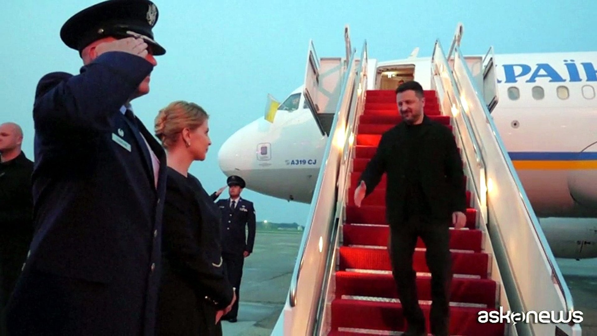 Il presidente ucraino Zelensky vola negli USA per incontrare Trump