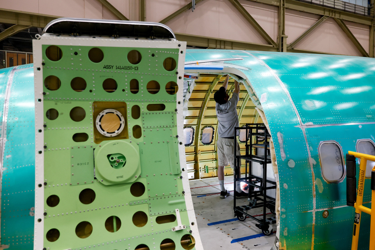 FAA flags quality issue affecting seats on hundreds of Boeing MAX jets