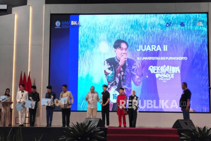 Farras Syafiqur Raihan, mahasiswa Universitas Bina Sarana Informatika (UBSI) kampus Purwokerto, berhasil meraih Juara 2 Tangkai Lomba Dangdut Putra pada ajang Pekan Seni Mahasiswa Daerah (Peksimida) Jawa Tengah 2026