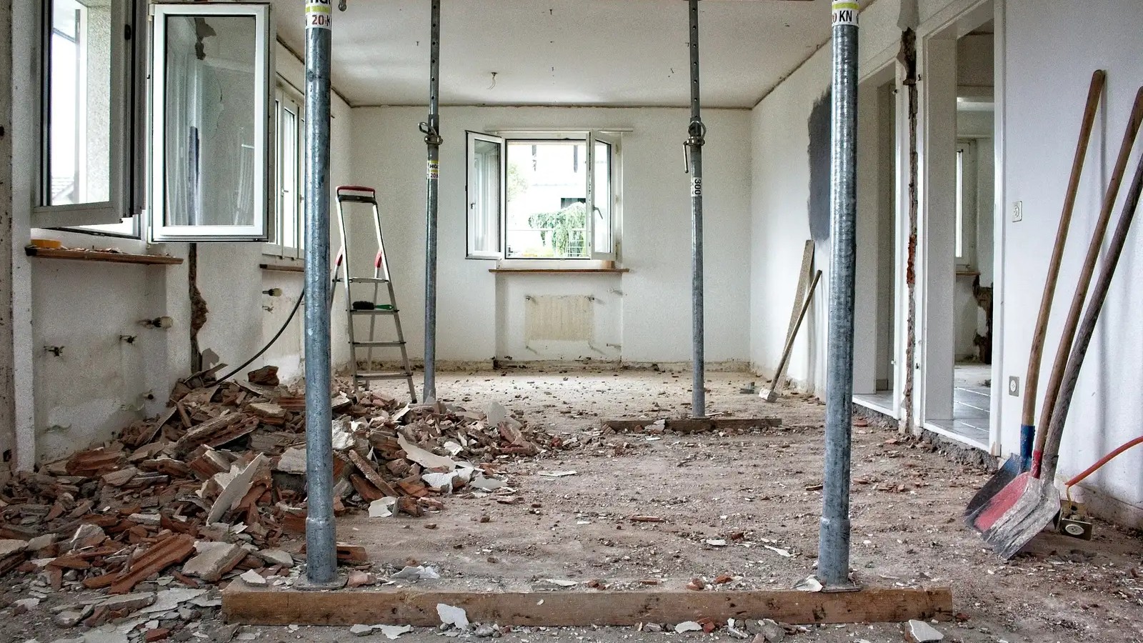 9 things sellers hope you're too afraid to notice at an open house