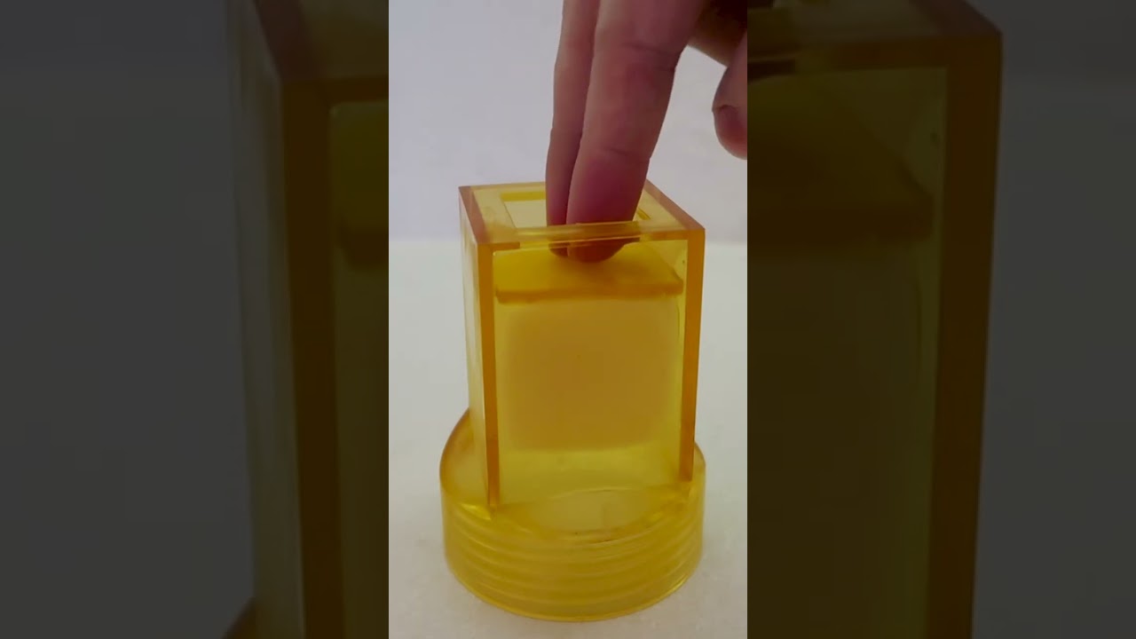 Watch a confused European try the viral square egg hack