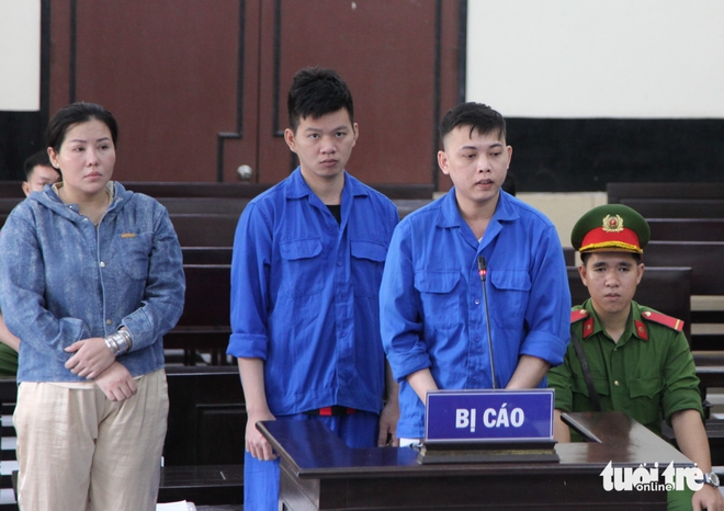 3 người thuê 8 ô tô làm giả giấy tờ để cầm cố, chiếm đoạt hơn 4 tỉ đồng