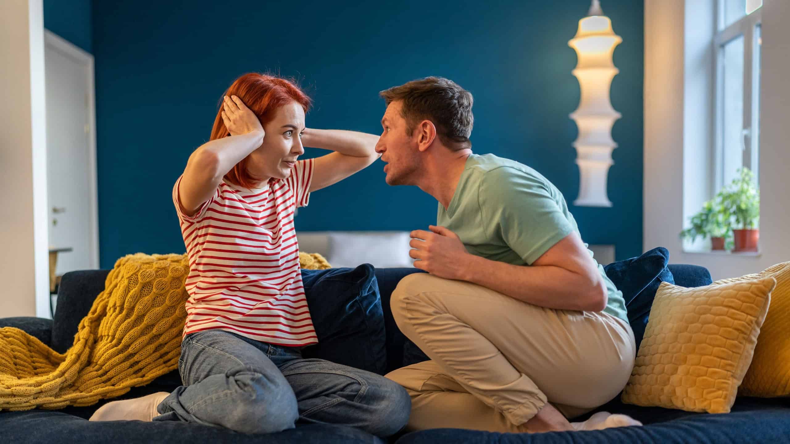 Ten common relationship red flags