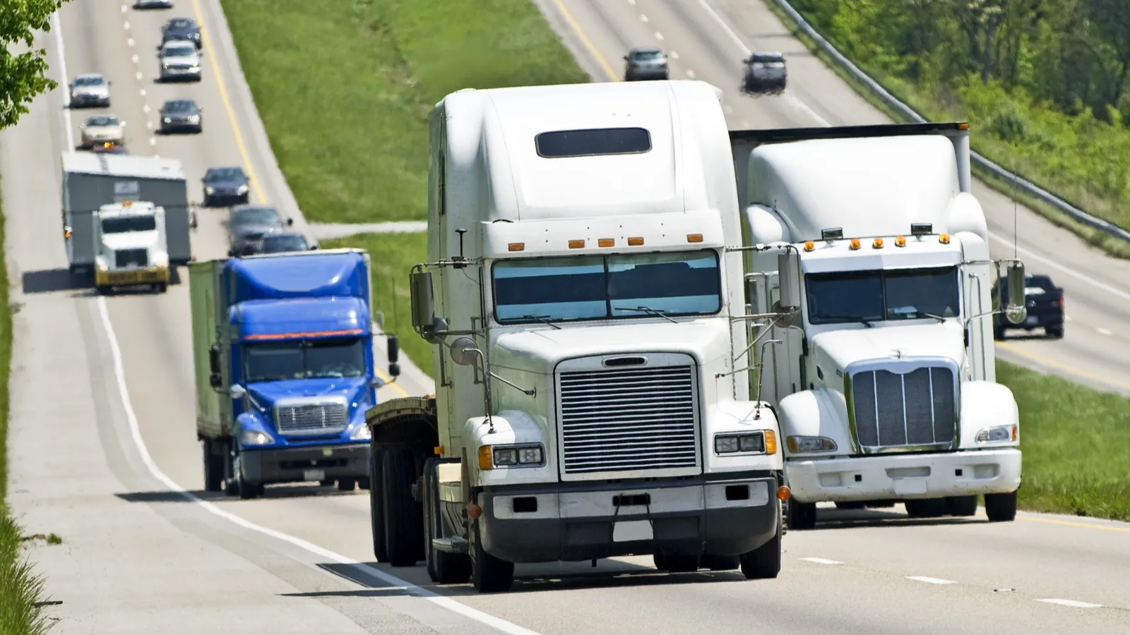 Stephen King attacks Donald Trump over fuel costs as some truckers park ...