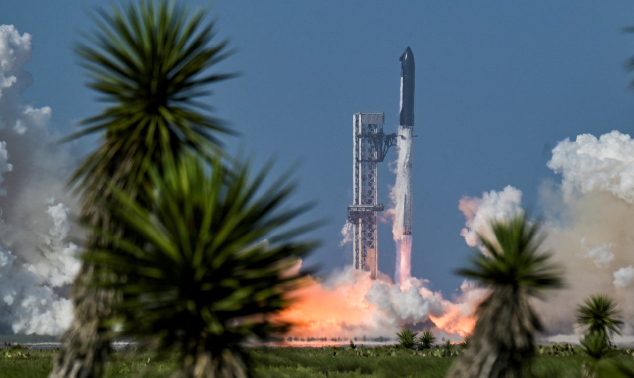 Trump administration moves to spare space companies from environmental reviews