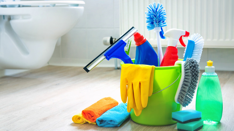 How to stage your bathroom when you're selling your house