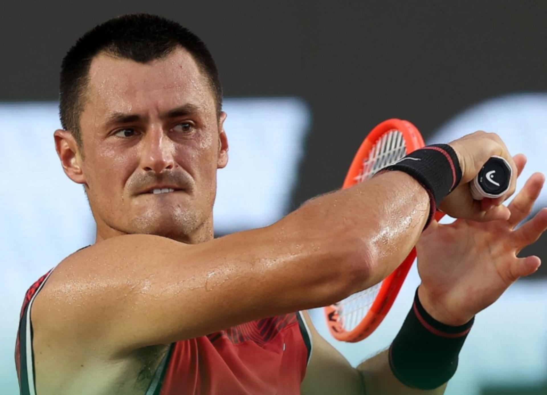 Bernard Tomic logra su primera victoria en pista dura del cuadro principal desde 2021 en Los Cabos.