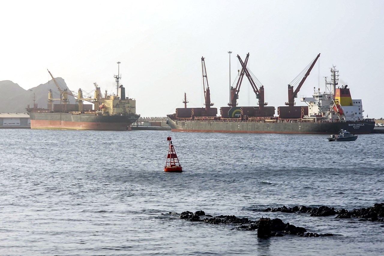 Iran rejects Omani proposal to share Strait of Hormuz, demands more control
