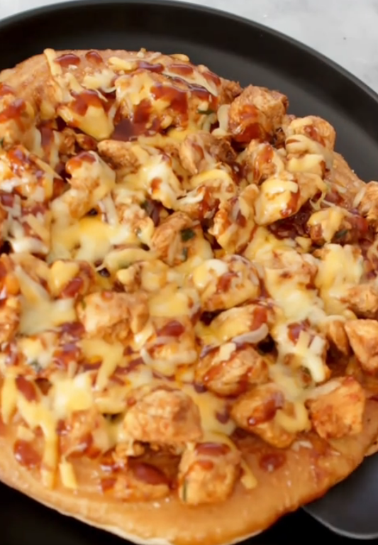 Homemade BBQ chicken pizza recipe