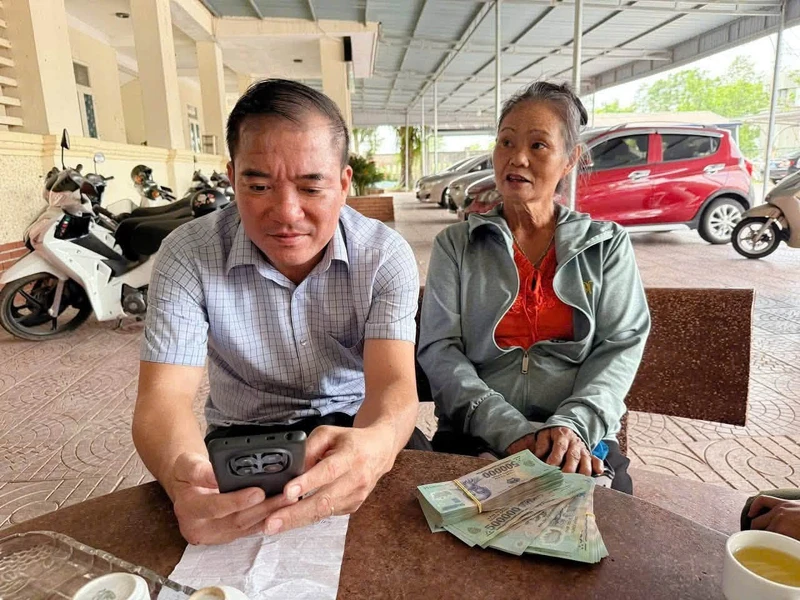 Nghi khách 'sập bẫy' lừa đảo, tài xế taxi chở thẳng đến công an