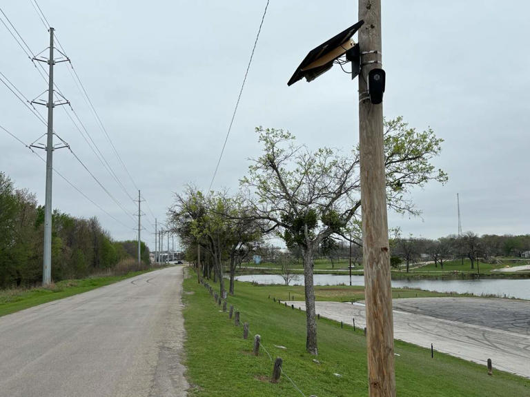 Inspired by red-light camera ban, these Tarrant activists target Flock ...
