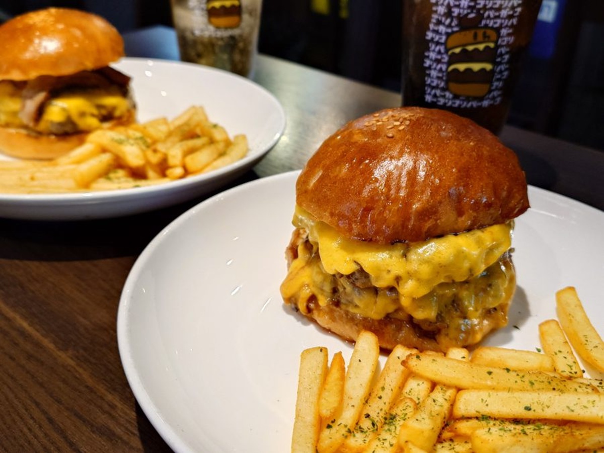 【三軒茶屋】ゴリゴリバーガーで味わう、100％ビーフの本気バーガー!