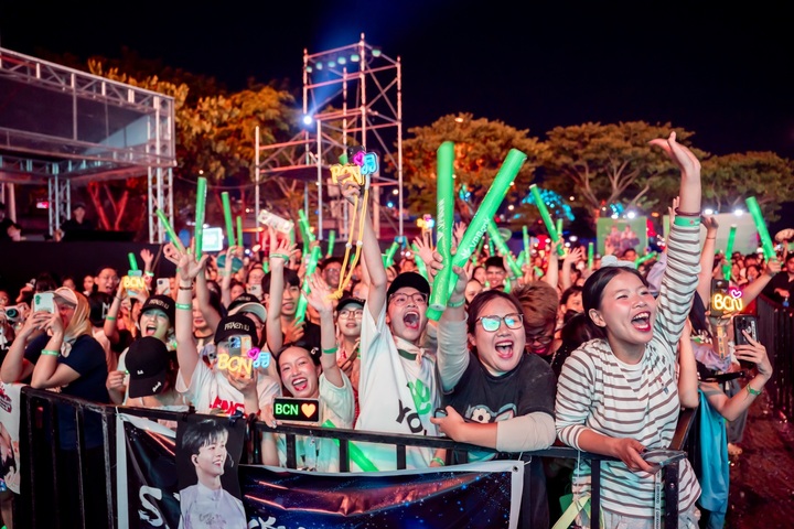 Đêm nhạc VPBank Live the Vibe - Move Together Đà Nẵng khép lại đầy cảm xúc