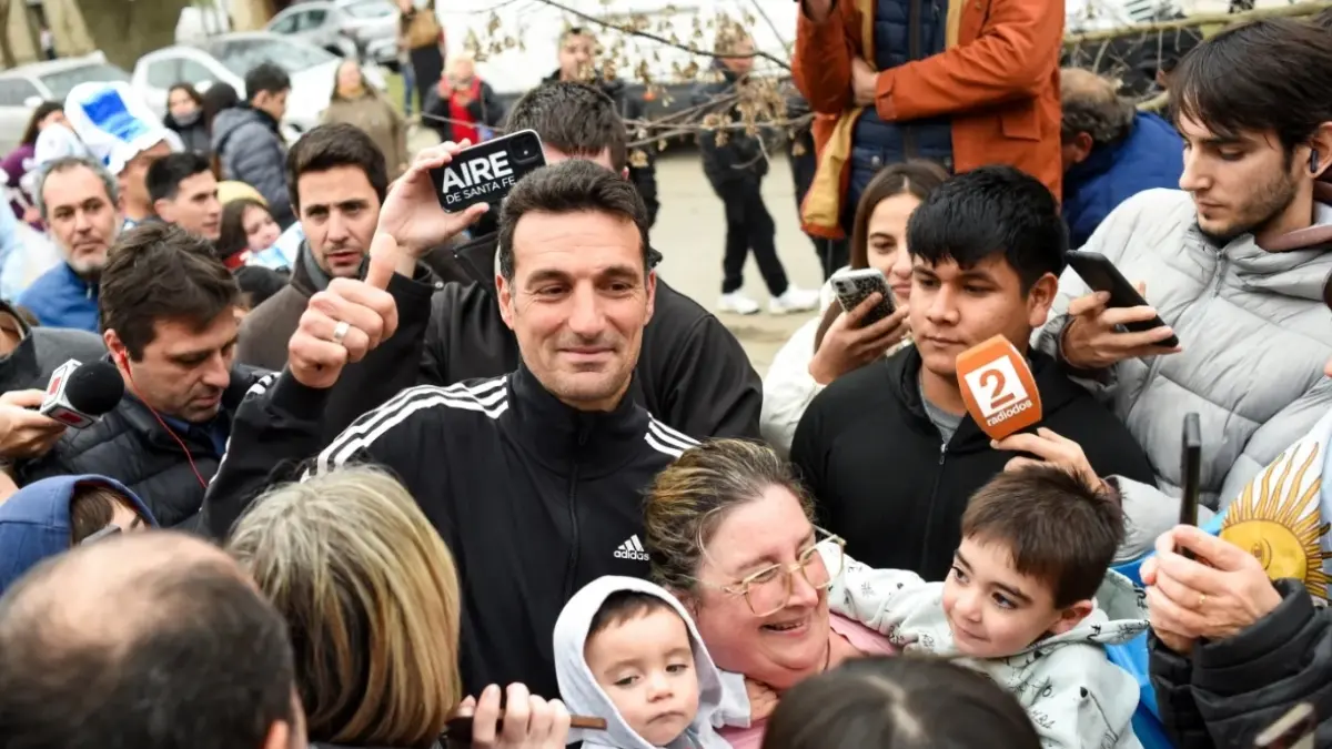 Fans Argentina terus menunjukkan rasa cintanya kepada Lionel Scaloni, meski dia gagal membawa Tim Tango menang di final Piala Dunia 2026. (The Sun)