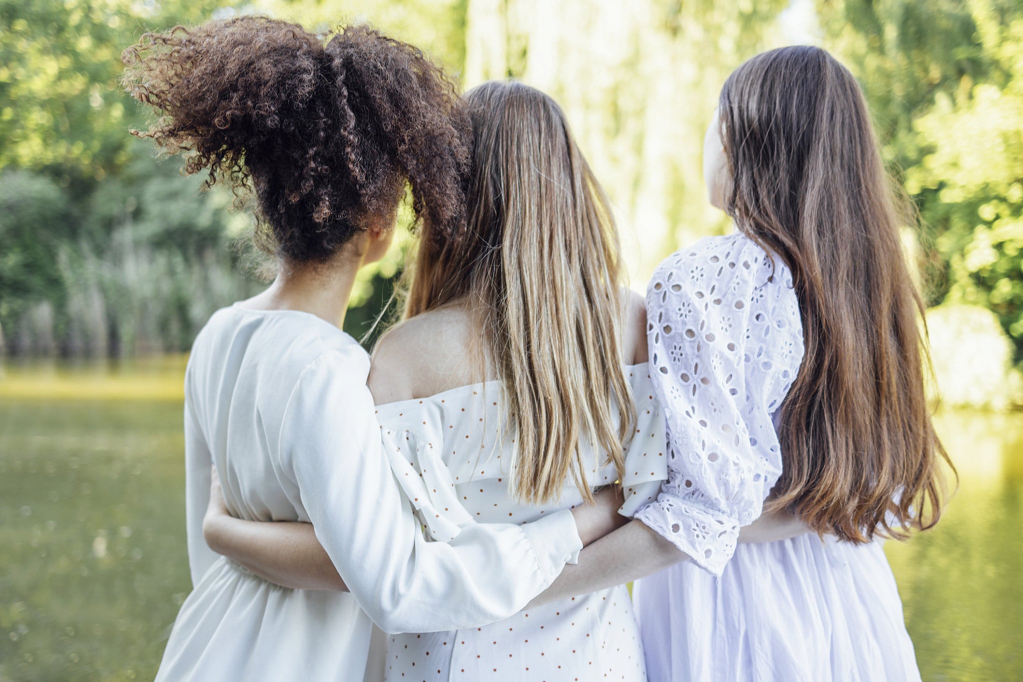 the-shared-white-shabbat-dress