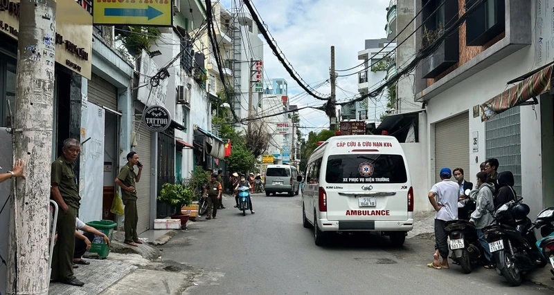 Người đàn ông tử vong trong tư thế treo cổ trong phòng trọ
