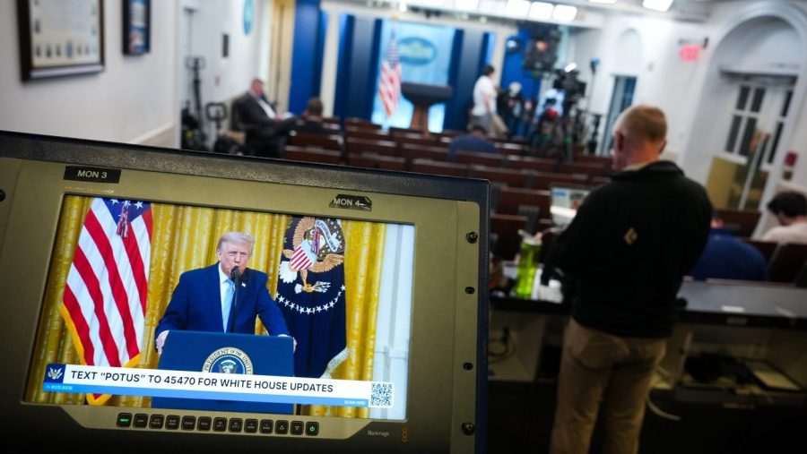 Trump’s teleprompter operator who bet on speeches no longer working in ...