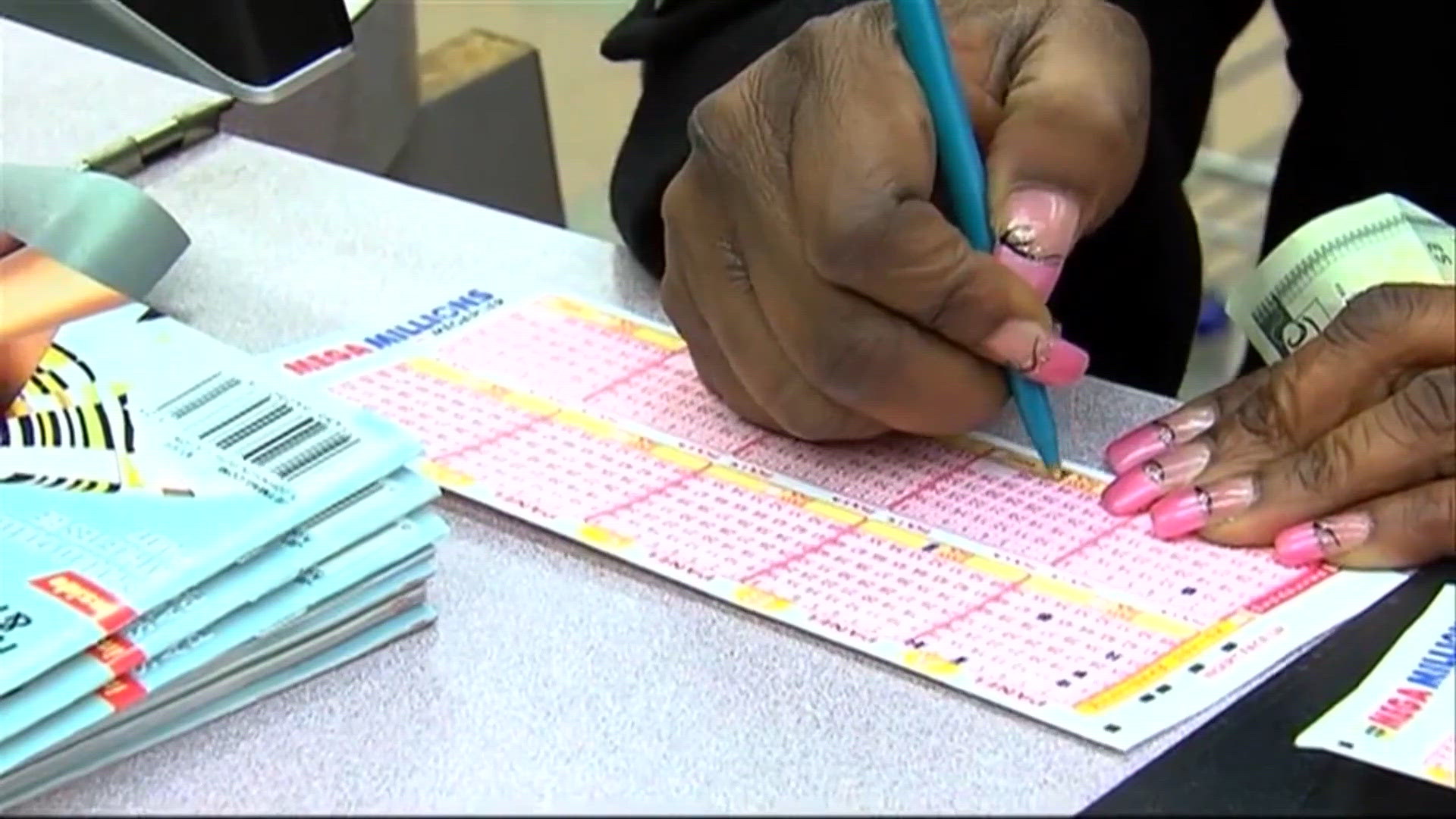 Big winner! 1 lucky ticket hits Mega Millions jackpot worth $800 ...