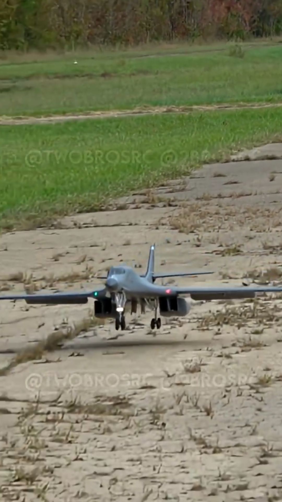 Realistic B1B Lancer Model Aircraft Flight Experience